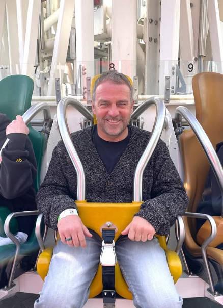 开云官网-放松一下，弗里克到巴塞罗那蒂比达博游乐场玩跳楼机